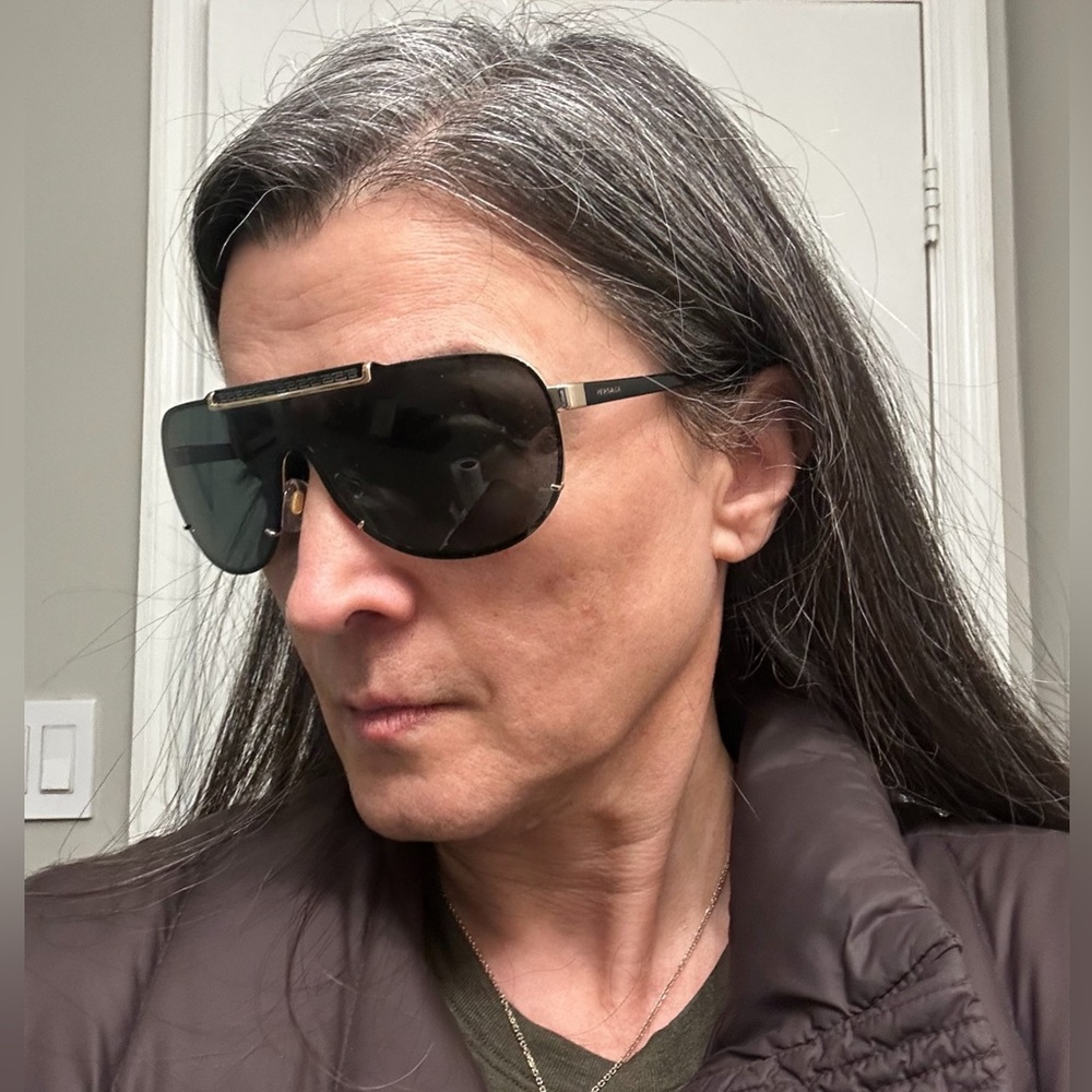 Versace sunglasses - Picture 12 of 13